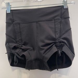 Lululemon spandex shorts women’s size 4